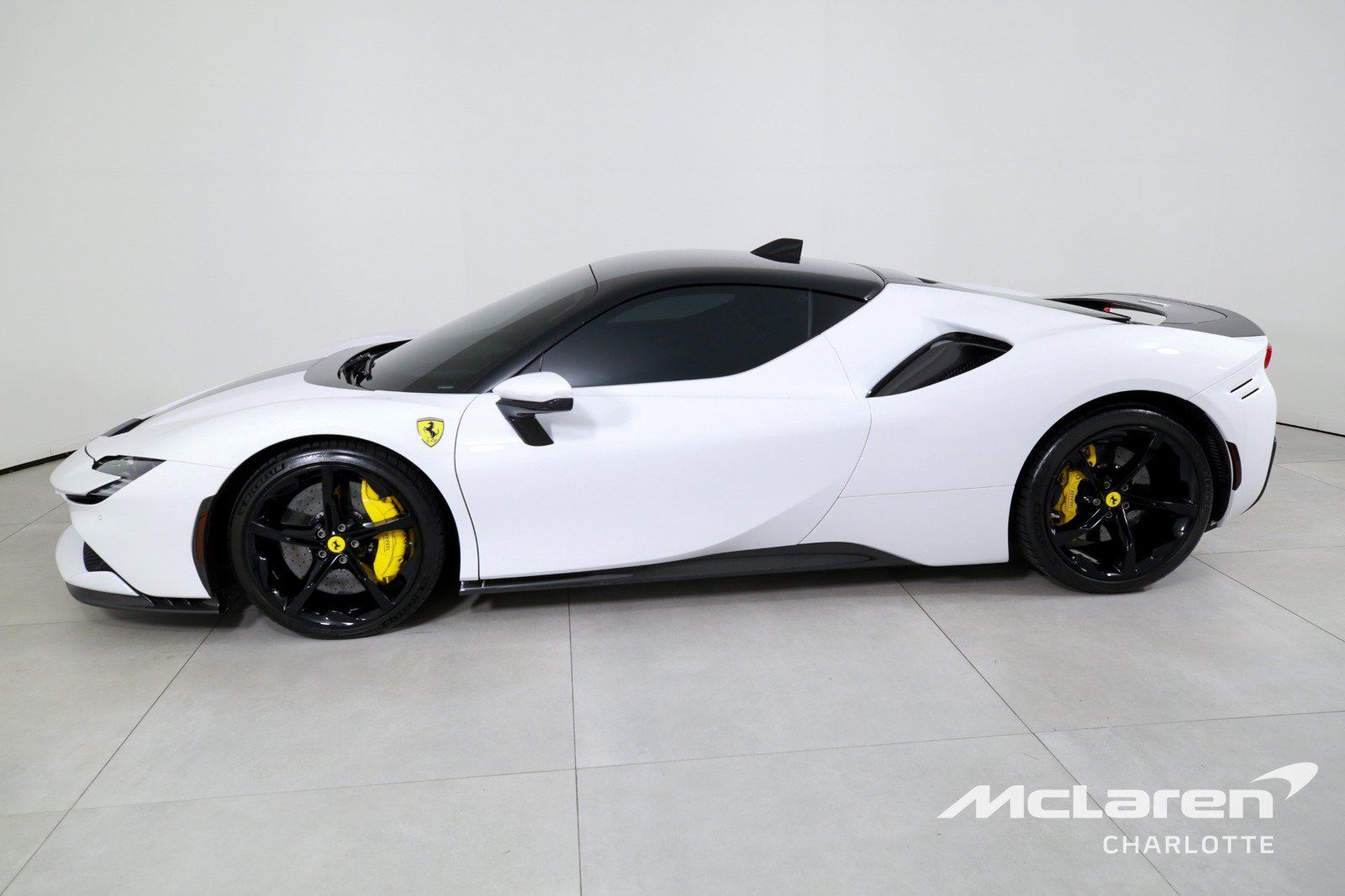 Used 2022 Ferrari SF90 Stradale AWD/4WD image 5
