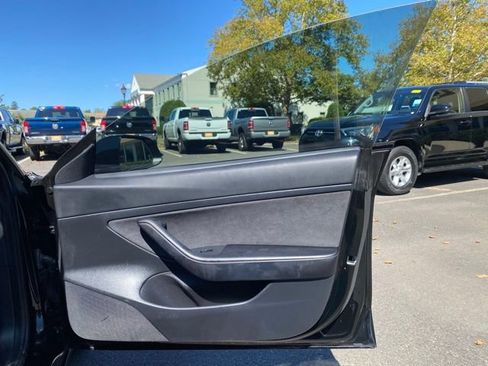 Used 2021 Tesla Model 3 Standard Range Plus image 25