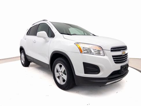 Used 2016 Chevrolet Trax LT w/ LT Convenience Package image 9