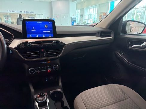 Used 2020 Ford Escape SE image 25