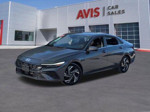 Used 2025 Hyundai Elantra SEL FWD image 1
