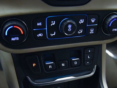 Used 2018 GMC Terrain Denali w/ Advanced Safety Package AWD/4WD image 24