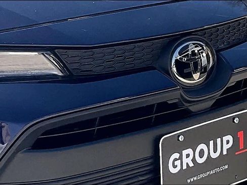 Used 2025 Toyota Corolla LE image 29