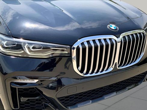 Used 2020 BMW X7 xDrive40i w/ M Sport Package AWD/4WD image 28