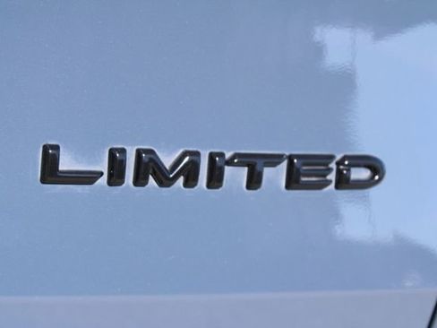 Used 2024 Toyota Grand Highlander FWD image 6