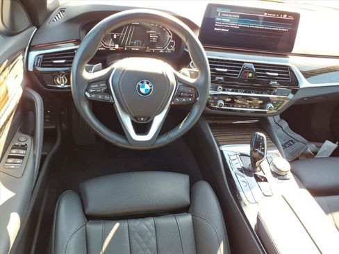 Used 2023 BMW 530e xDrive w/ Convenience Package image 13