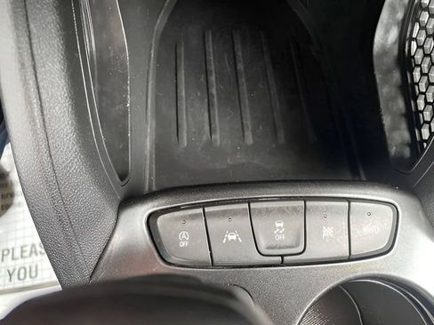Used 2022 Chevrolet TrailBlazer LT w/ Driver Confidence Package AWD/4WD image 3