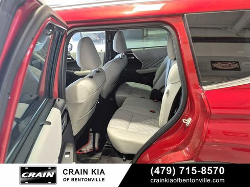 Used 2023 Mitsubishi Outlander SEL AWD/4WD image 5