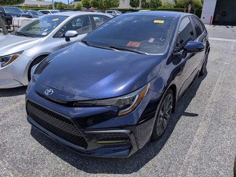 Used 2021 Toyota Corolla SE FWD image 2