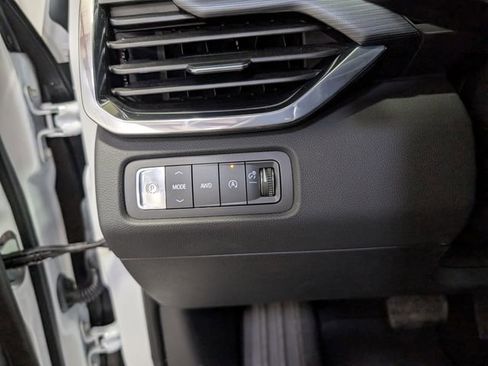 Used 2025 GMC Acadia Elevation AWD/4WD image 21