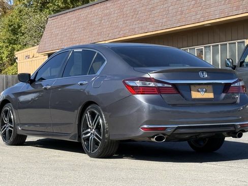 Used 2017 Honda Accord Sport image 3