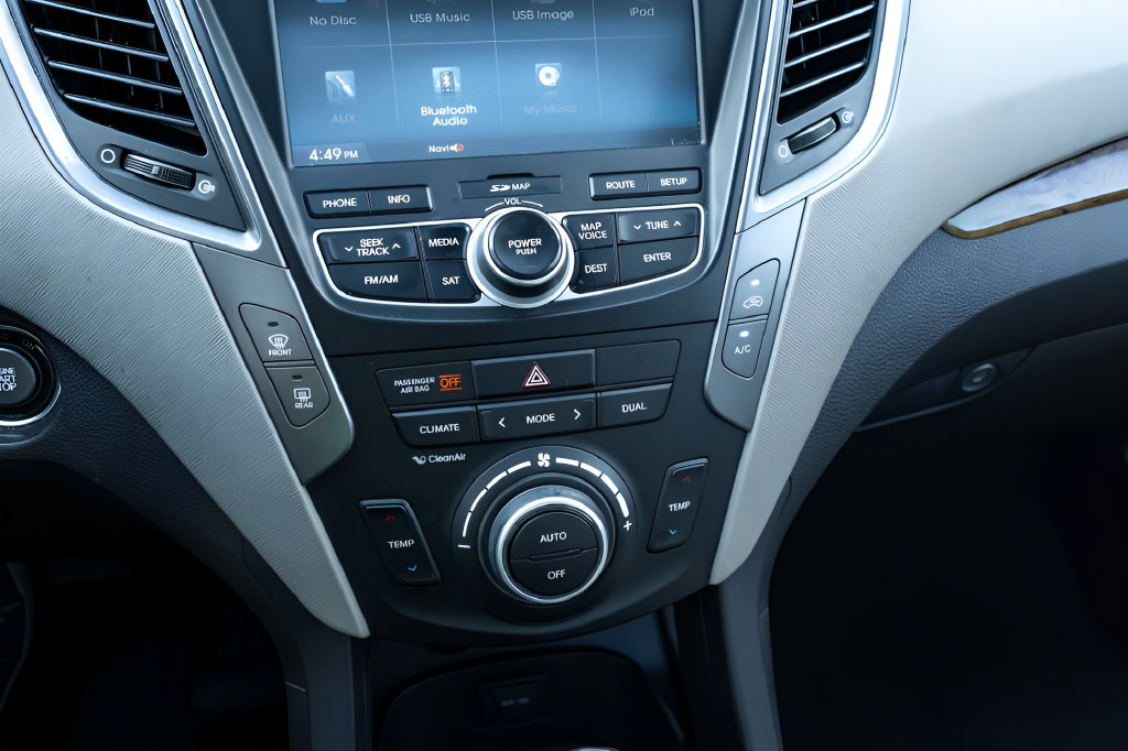 Used 2016 Hyundai Santa Fe Sport 2.0T w/ Option Group 05 FWD image 21