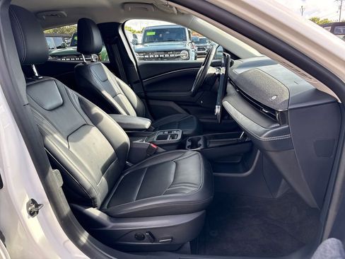 Certified 2025 Ford Mustang Mach-E Premium image 28