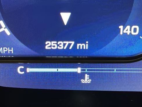 Used 2022 Chevrolet Suburban Z71 w/ Z71 Off-Road Package image 10