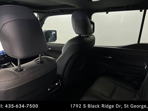 Used 2024 Lexus GX 550 w/ Accessory Package (Z1) AWD/4WD image 20