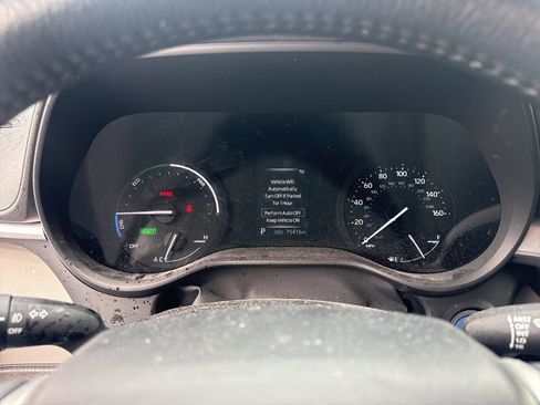 Used 2022 Toyota Sienna XLE w/ XLE Plus Package FWD image 10