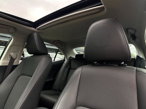 Used 2017 Lexus IS 200t image 4