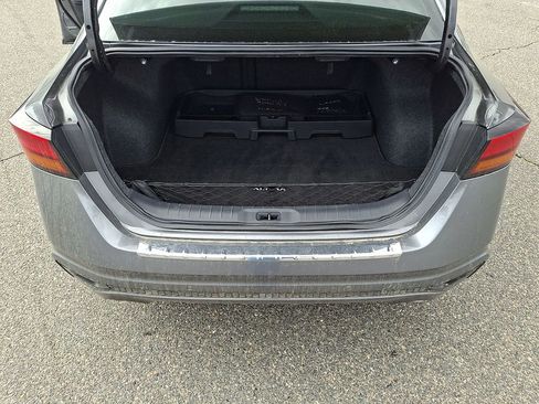 Used 2022 Nissan Altima 2.5 SR FWD image 29