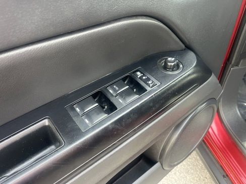 Used 2013 Jeep Patriot Latitude image 16