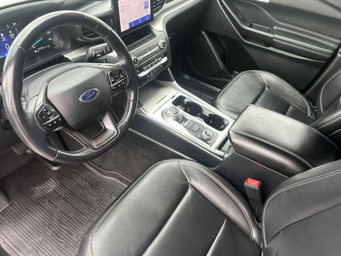 Certified 2020 Ford Explorer XLT w/ Equipment Group 202A AWD/4WD image 11