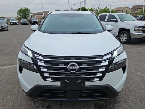 Certified 2026 Nissan Rogue SV FWD image 2