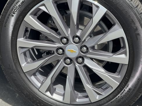 Used 2023 Chevrolet Traverse Premier image 7