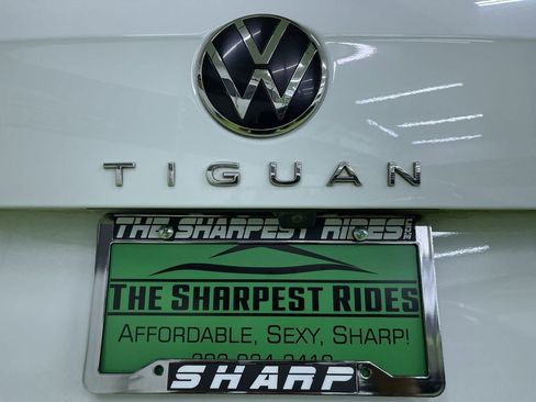 Used 2022 Volkswagen Tiguan SE R-Line FWD image 12