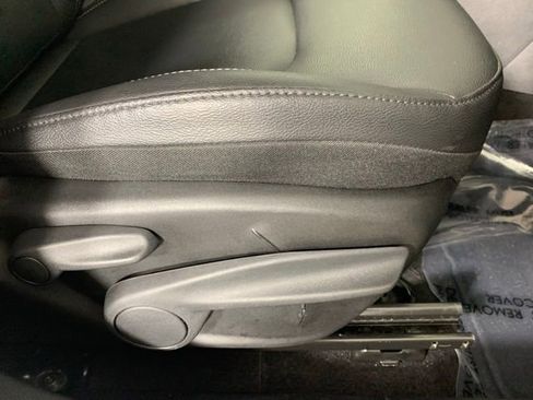 Used 2025 Jeep Compass Limited image 25