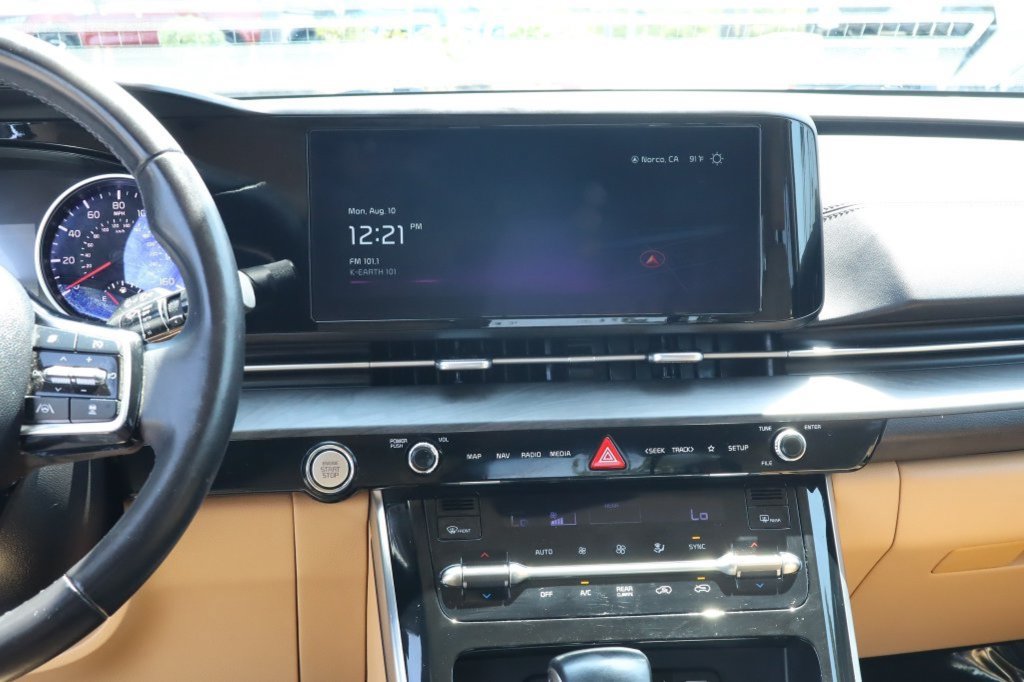 Used 2024 Kia Carnival EX FWD image 28