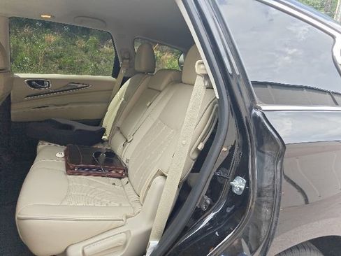 Used 2019 INFINITI QX60 Luxe w/ Essential Package FWD image 9