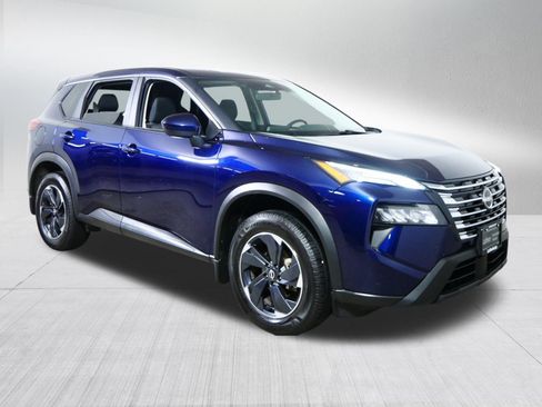 Used 2025 Nissan Rogue SV AWD/4WD image 1