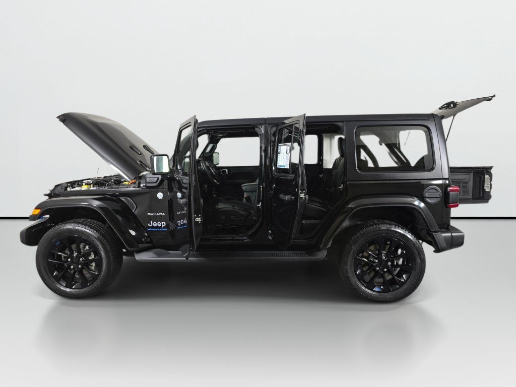 Used 2023 Jeep Wrangler Unlimited Sahara AWD/4WD image 10