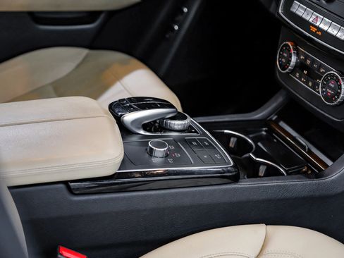 Used 2018 Mercedes-Benz GLS 450 4MATIC w/ Premium Package image 31