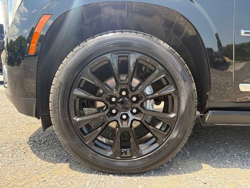 Used 2025 GMC Yukon Denali w/ Sun & Power Step Package AWD/4WD image 14