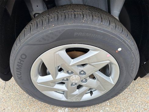 New 2026 Hyundai Kona SE image 17