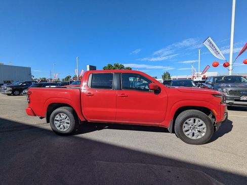 Used 2022 Nissan Frontier SV w/ Technology Package image 2