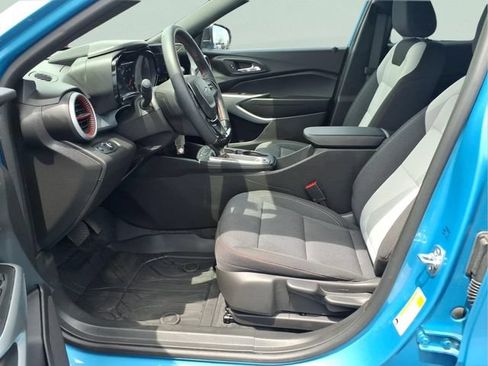 Used 2026 Chevrolet Trax RS FWD image 19