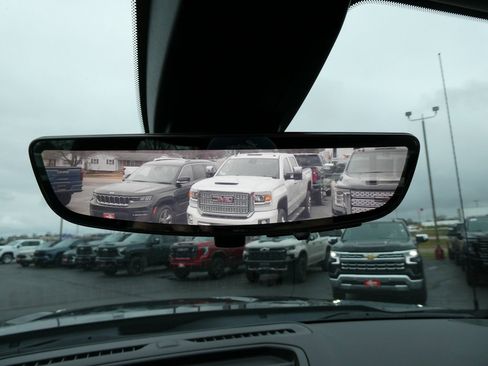 Used 2019 Chevrolet Silverado 1500 High Country w/ Technology Package image 35