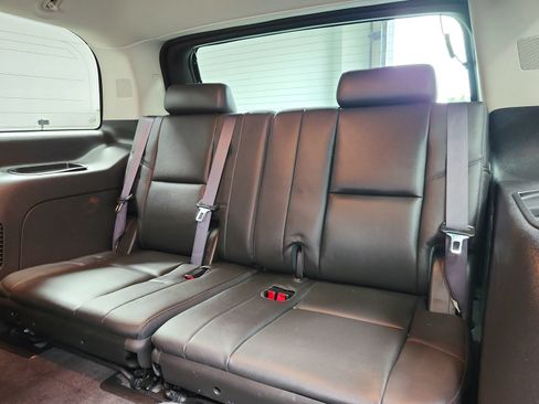 Used 2014 Cadillac Escalade Premium RWD image 12