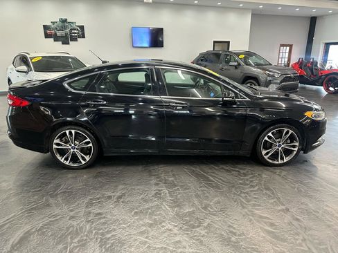 Used 2017 Ford Fusion Titanium FWD image 4