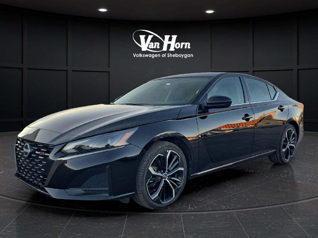 Used 2025 Nissan Altima 2.5 SR FWD image 3