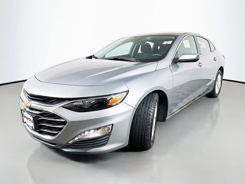 Used 2023 Chevrolet Malibu LT FWD image 3