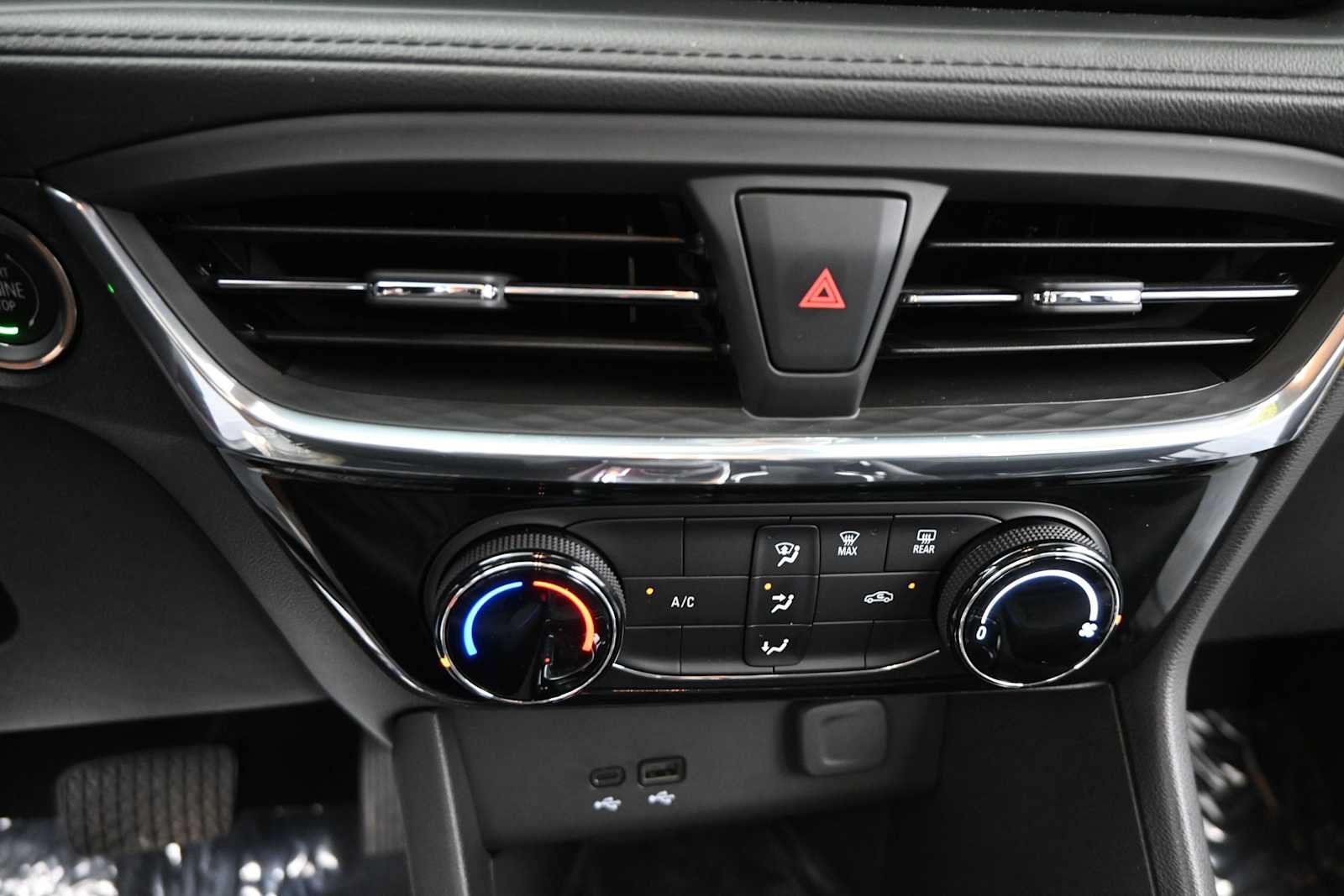 Used 2025 Buick Encore GX Sport Touring w/ Advanced Technology Package AWD/4WD image 25