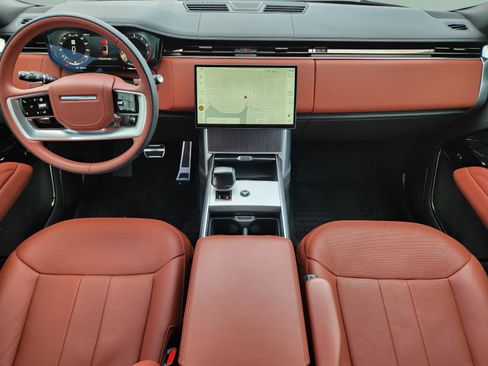 Certified 2025 Land Rover Range Rover SV AWD/4WD image 20