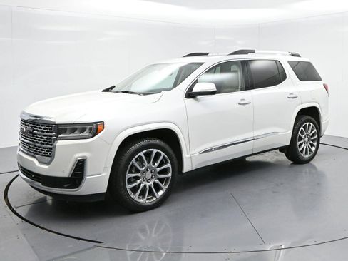 Used 2023 GMC Acadia Denali w/ Denali Ultimate Package FWD image 3