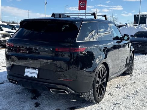 Used 2025 Land Rover Range Rover Sport SE image 3