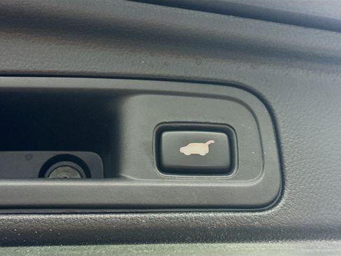 Used 2018 Honda Pilot Touring image 32