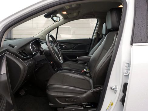 Used 2021 Buick Encore Preferred image 16