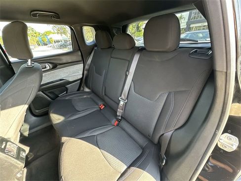 Used 2024 Jeep Compass Sport image 26