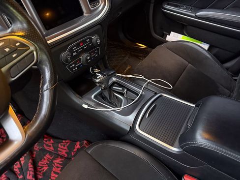 Used 2022 Dodge Charger Scat Pack RWD image 13